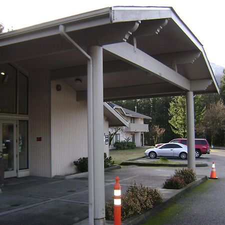 Edgewick Inn North Bend Exterior photo
