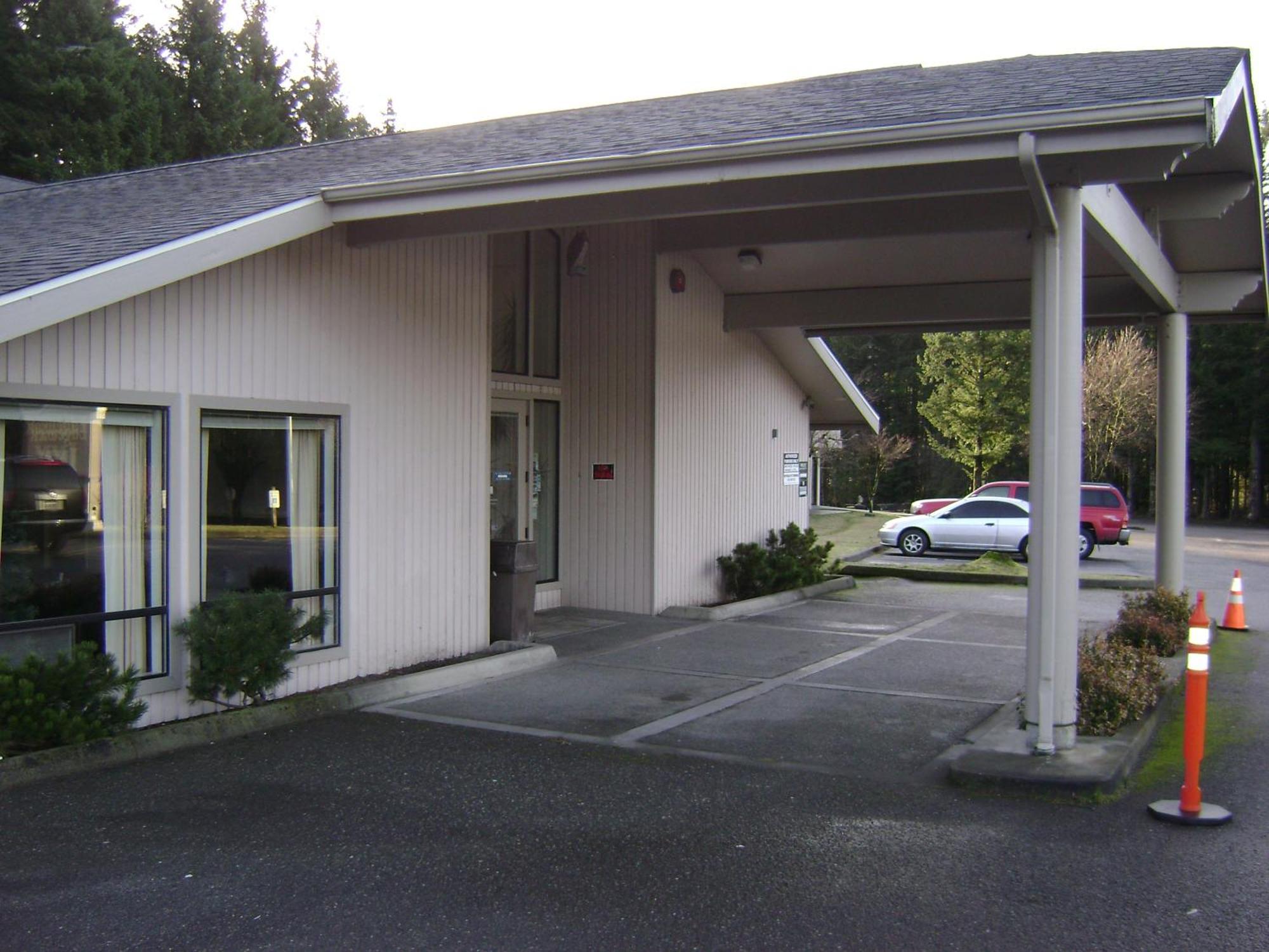 Edgewick Inn North Bend Exterior photo