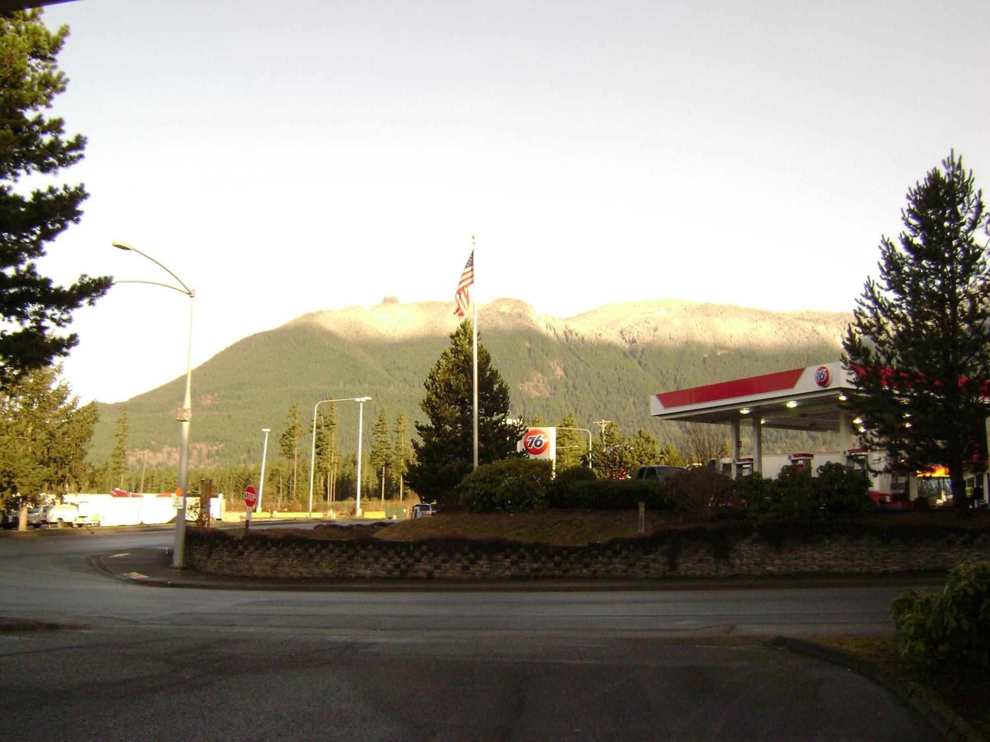 Edgewick Inn North Bend Exterior photo